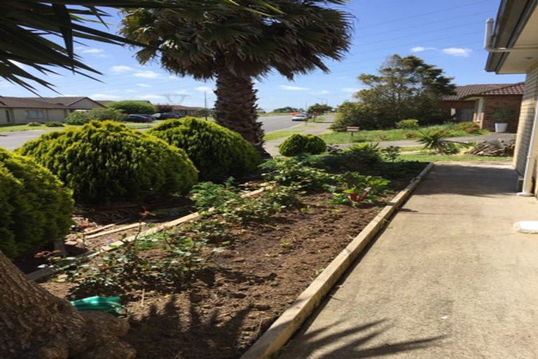 Photo of property in 2 Dunaff Place, Flat Bush, Auckland, 2019