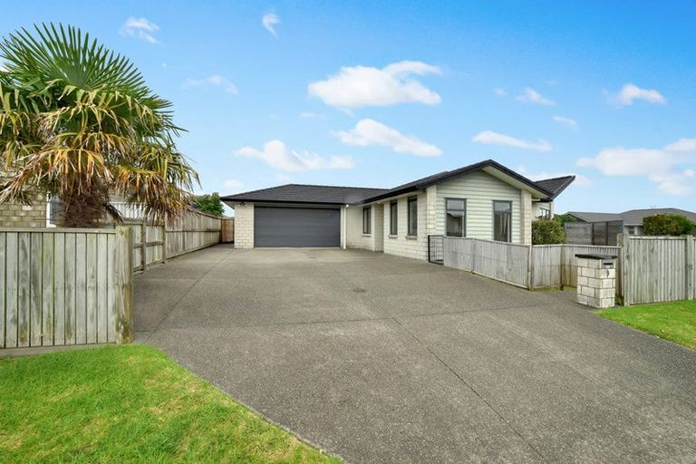 Photo of property in 9 Hiria Crescent, Papamoa Beach, Papamoa, 3118