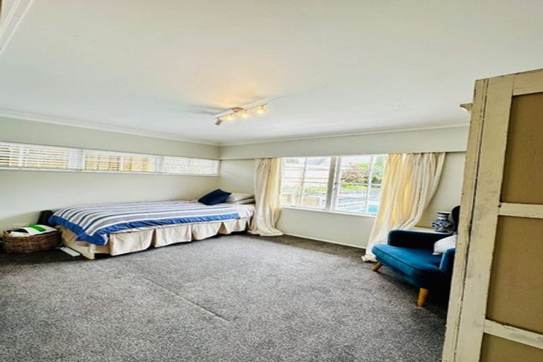 Photo of property in 8 Owens Road, Waiuku, 2123