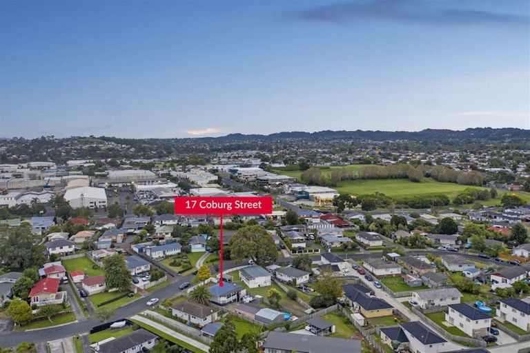 Photo of property in 17 Coburg Street, Henderson, Auckland, 0612