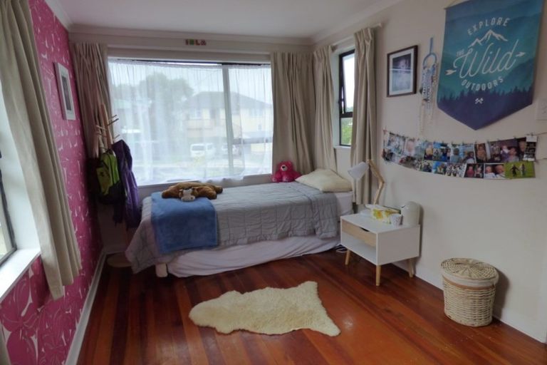 Photo of property in 124 Te Pene Avenue, Titahi Bay, Porirua, 5022
