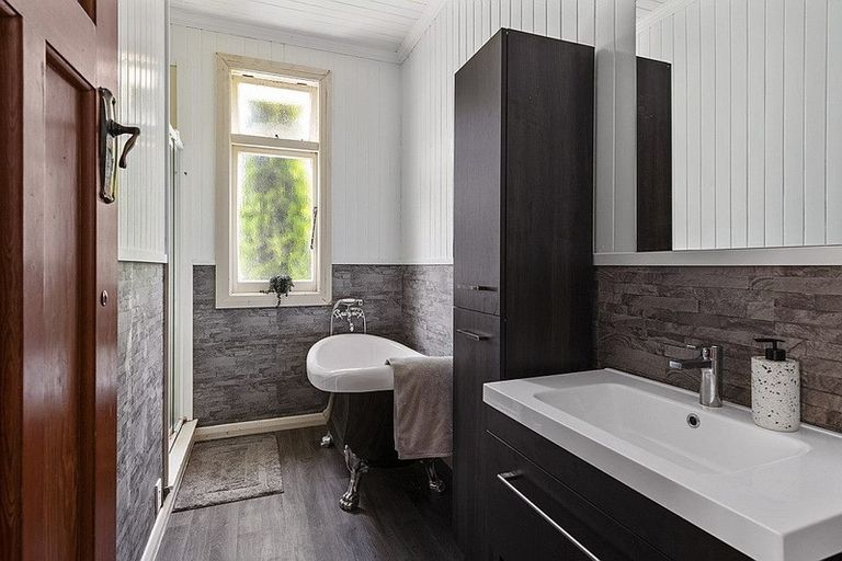 Photo of property in 64 Kaitemako Road, Welcome Bay, Tauranga, 3112