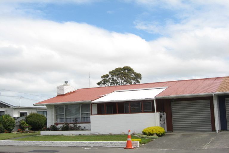 Photo of property in 2/56 Matlock Street, Woolston, Christchurch, 8062