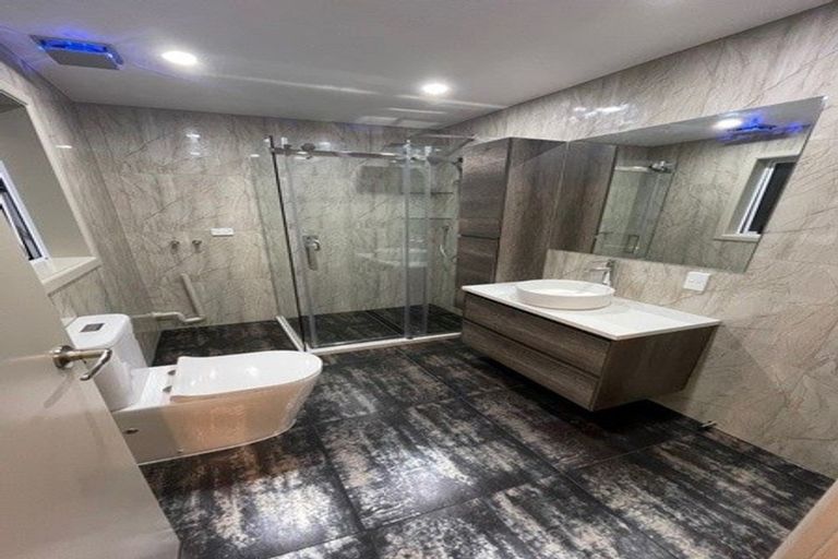 Photo of property in 16 Walworth Avenue, Pakuranga Heights, Auckland, 2010