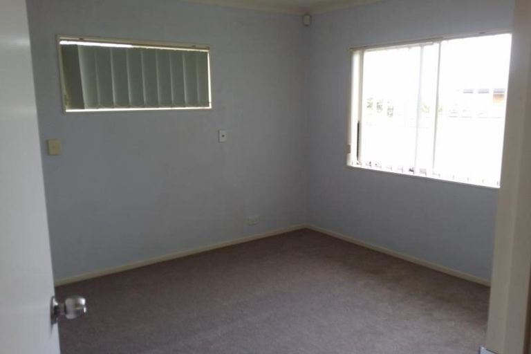 Photo of property in 20 Ashmere Lane, Weymouth, Auckland, 2103