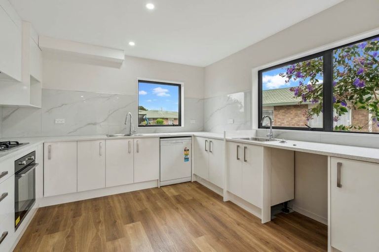 Photo of property in 28 Lincoln Road, Manurewa East, Auckland, 2102