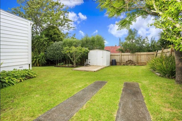 Photo of property in 10 David Street, Bayswater, Auckland, 0622