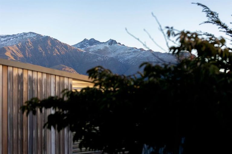 Photo of property in 11 Advance Terrace, Arrowtown, 9302