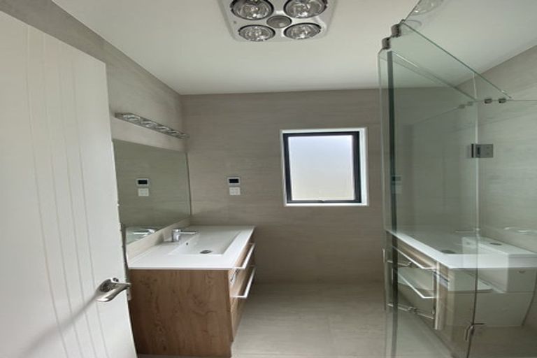 Photo of property in 30 Godfrey Drive, Orewa, 0931