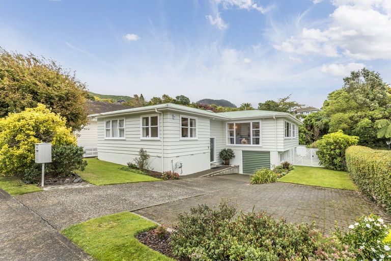 Photo of property in 20 Pembroke Street, Tawa, Wellington, 5028