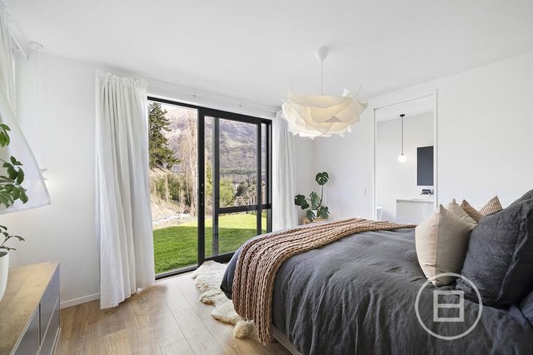 Photo of property in 15 Lorne Street, Lake Hayes, Queenstown, 9304