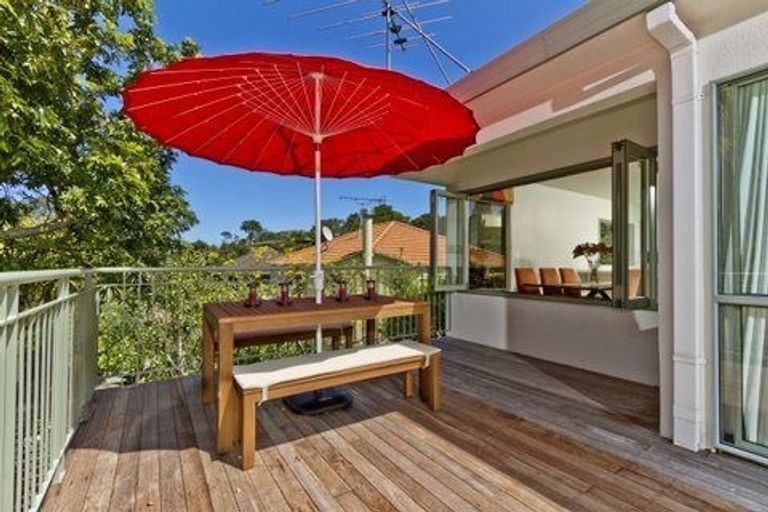 Photo of property in 26/15 Bush Lane, Northcote Point, Auckland, 0627
