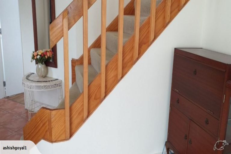 Photo of property in 2b Sunhaven Drive, Newlands, Wellington, 6037