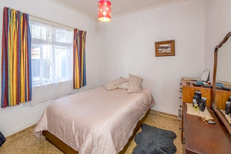 Photo of property in 99 Queen Street West, Levin, 5510