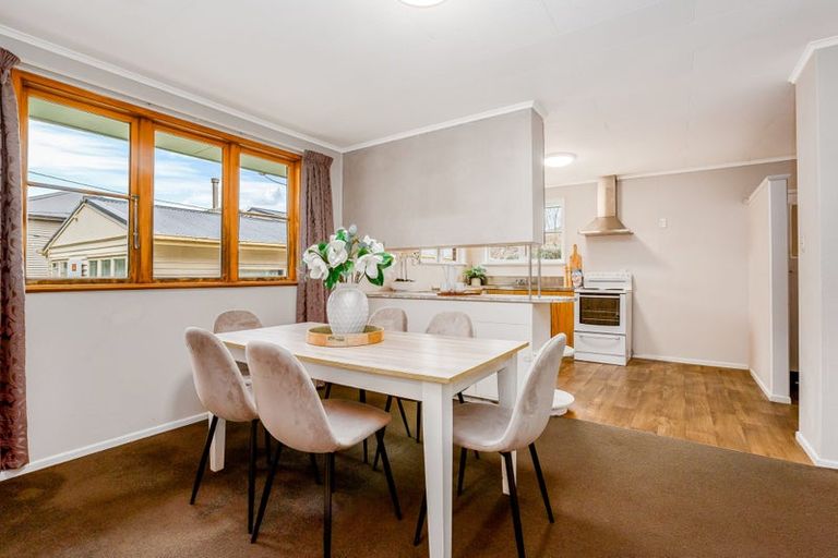 Photo of property in 296 Main Road, Tawa, Wellington, 5028