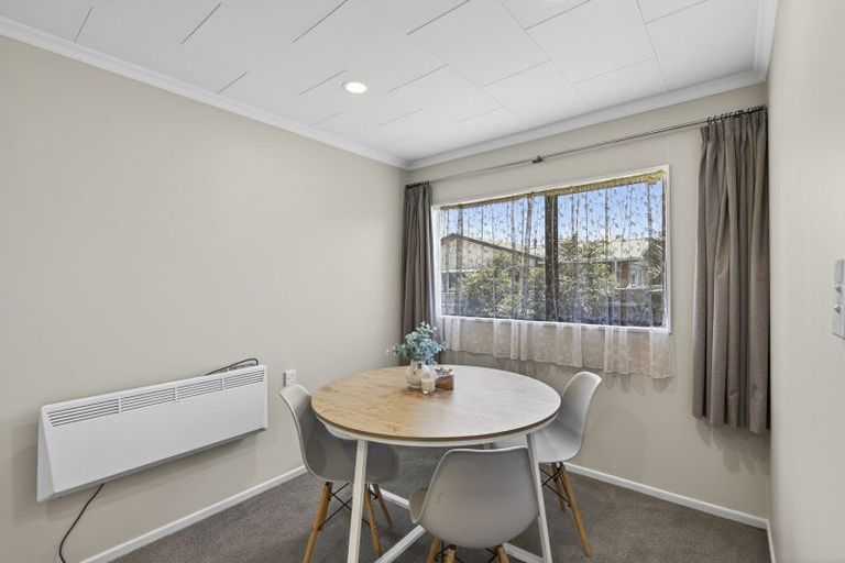 Photo of property in 2/5a Tahurangi Place, Spotswood, New Plymouth, 4310