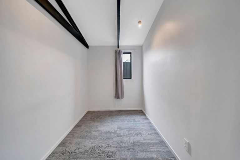 Photo of property in 35 Avro Crescent, Hornby, Christchurch, 8042