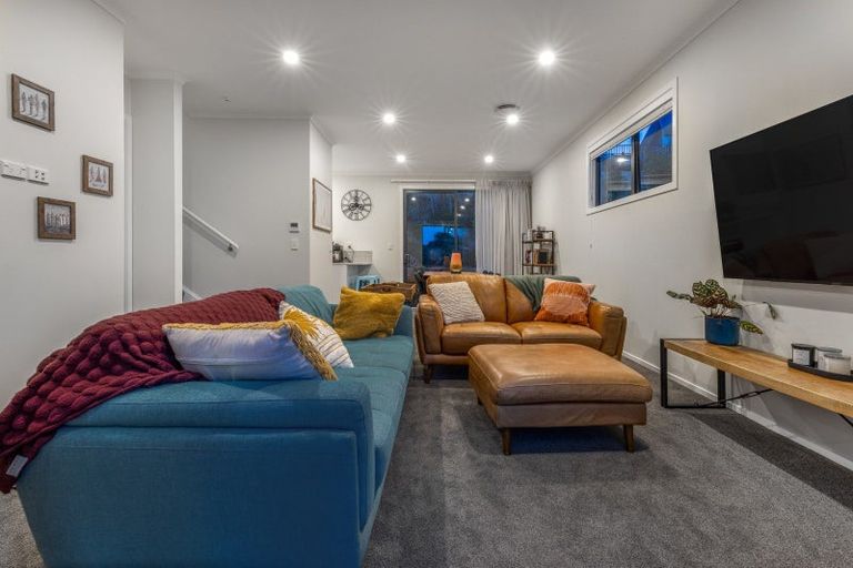 Photo of property in 3a Koreke Close, Kenepuru, 5022