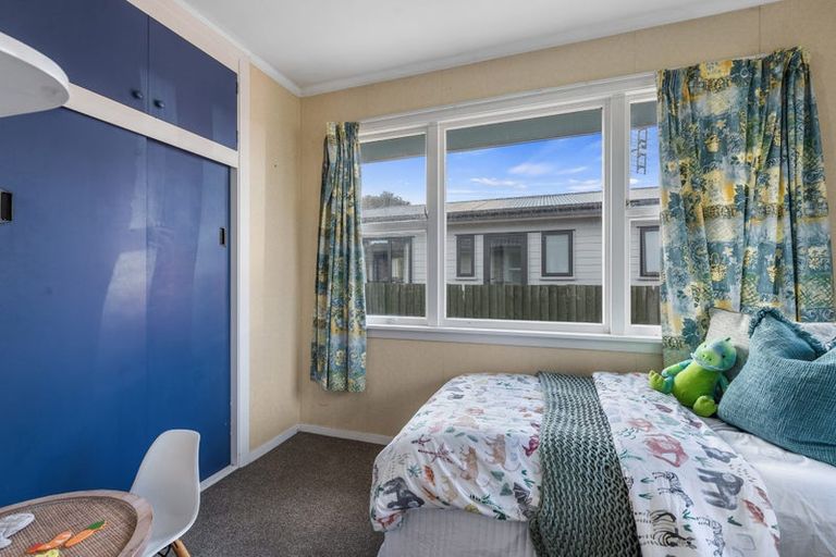 Photo of property in 1/14 Farquhars Road, Redwood, Christchurch, 8051