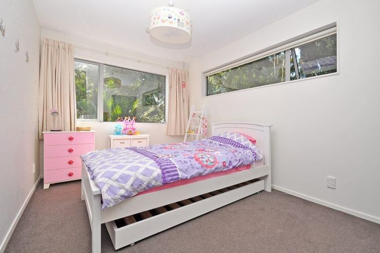 Photo of property in 585 South Titirangi Road, Titirangi, Auckland, 0604