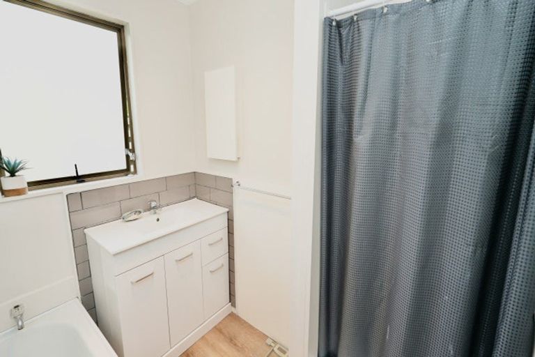 Photo of property in 62 Acacia Street, Kelvin Grove, Palmerston North, 4414