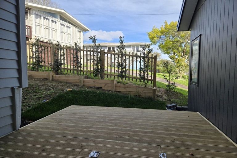 Photo of property in 58 Bond Crescent, Forrest Hill, Auckland, 0620