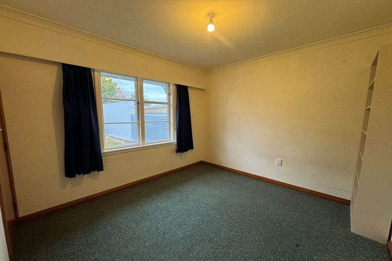 Photo of property in 12 Wincanton Place, Awapuni, Palmerston North, 4412