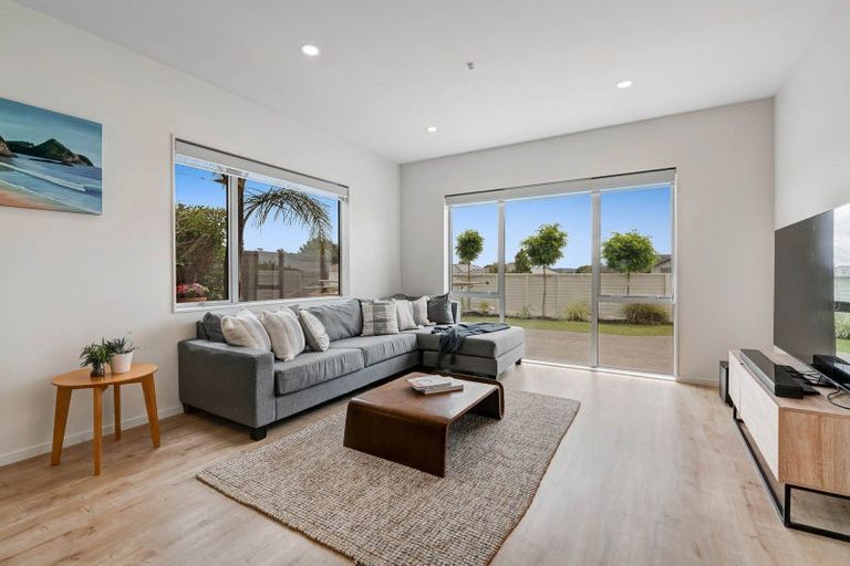 Photo of property in 9 Ruth Craig Place, Stanmore Bay, Whangaparaoa, 0932