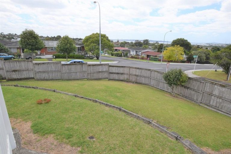 Photo of property in 125 Mcleod Road, Te Atatu South, Auckland, 0610