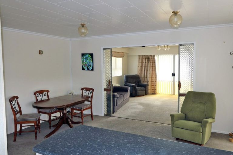 Photo of property in 26 Oberon Street, Stratford, 4332