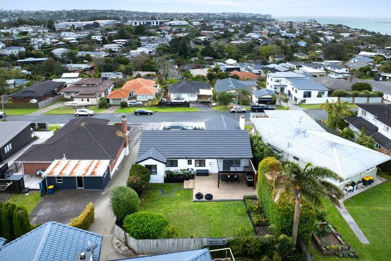 Photo of property in 23 Braemar Road, Rothesay Bay, Auckland, 0630