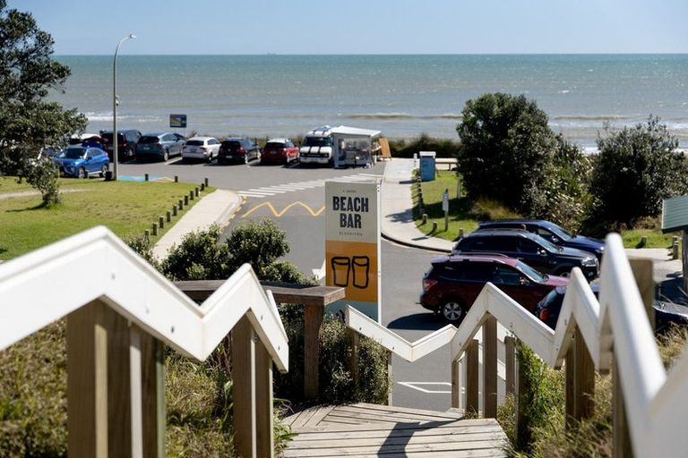 Photo of property in 1126 Papamoa Beach Road, Papamoa Beach, Papamoa, 3118