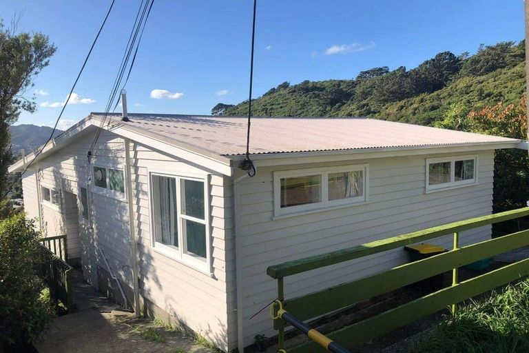 Photo of property in 55 Huntingdon Street, Northland, Wellington, 6012