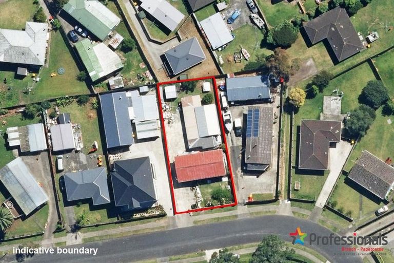 Photo of property in 14 Kemble Close, Mangere, Auckland, 2022