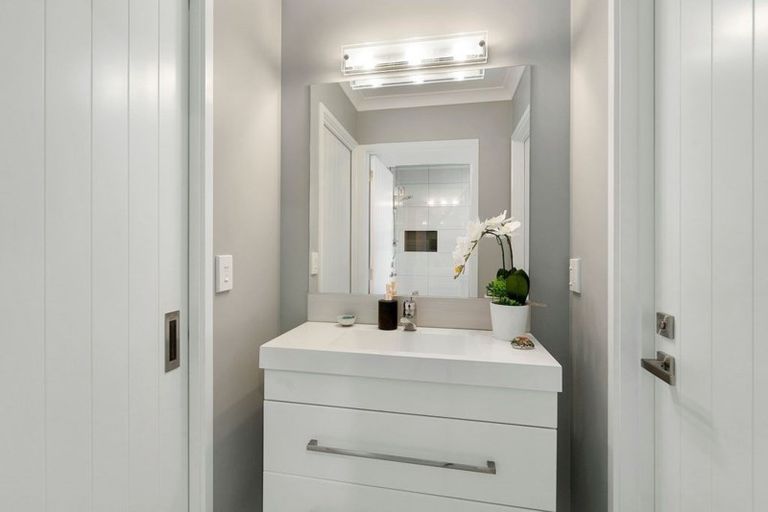 Photo of property in 3 Loeb Place, Rolleston, 7614