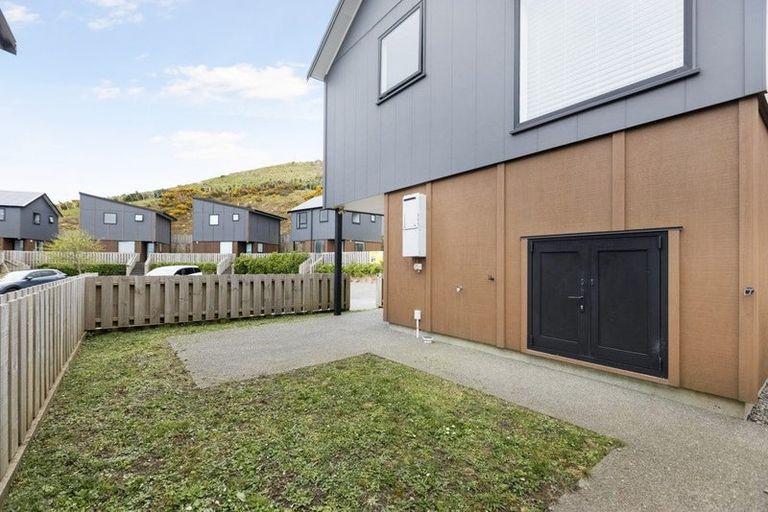 Photo of property in 42 Astelia Way, Woodridge, Wellington, 6037