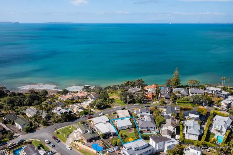 Photo of property in 2/48 Churchill Road, Murrays Bay, Auckland, 0630