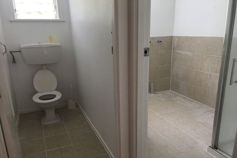 Photo of property in 31 Kingdale Road, Henderson, Auckland, 0610