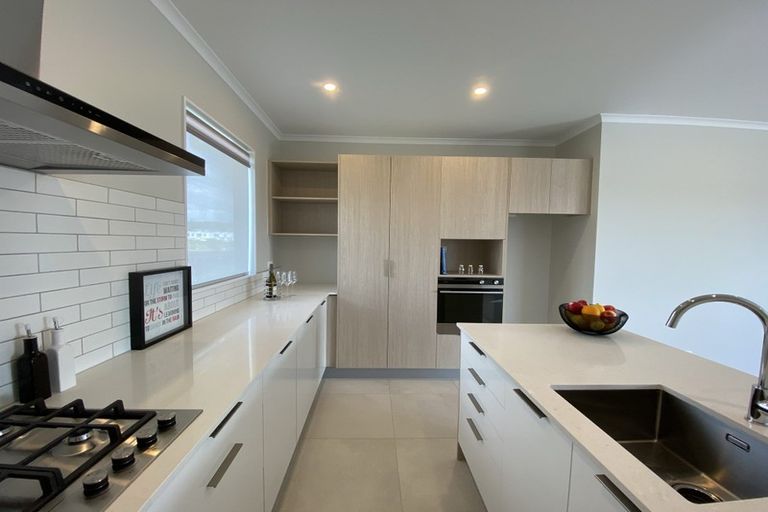 Photo of property in 2 Toka Lane, Red Beach, 0932