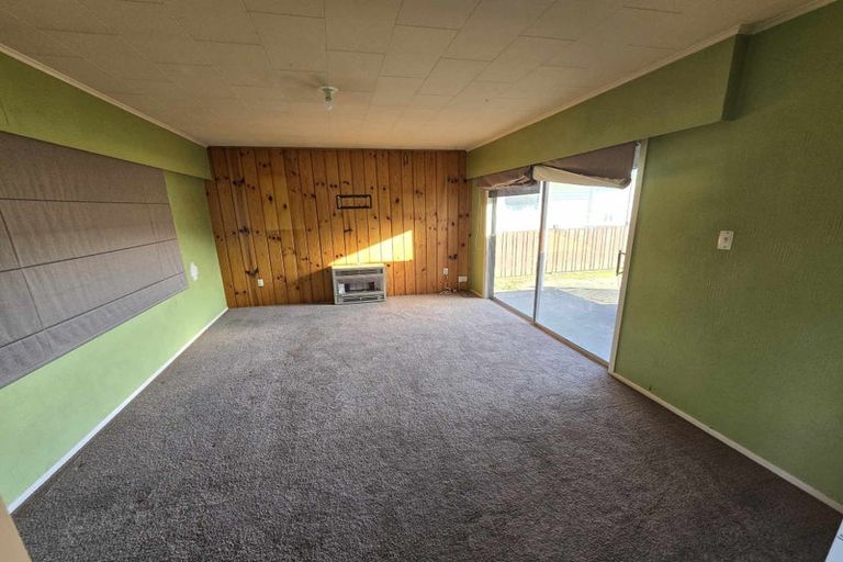 Photo of property in 6 Matthews Road, Wainuiomata, Lower Hutt, 5014