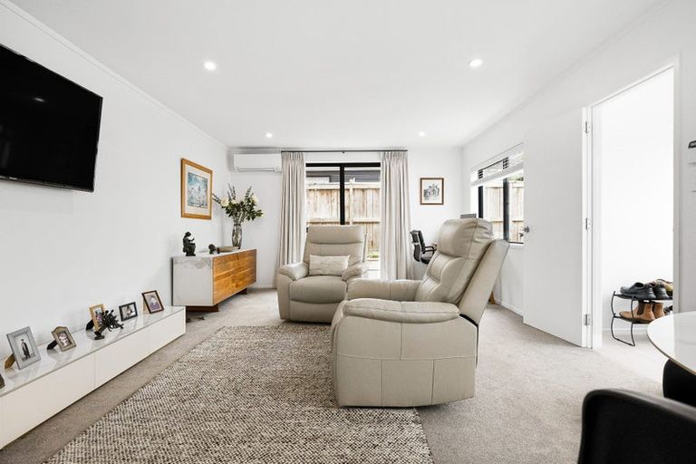 Photo of property in 2/58 Hillcrest Avenue, Hillcrest, Auckland, 0627