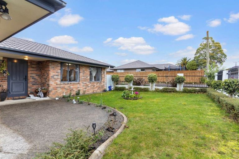 Photo of property in 46 Kayes Road, Pukekohe, 2120