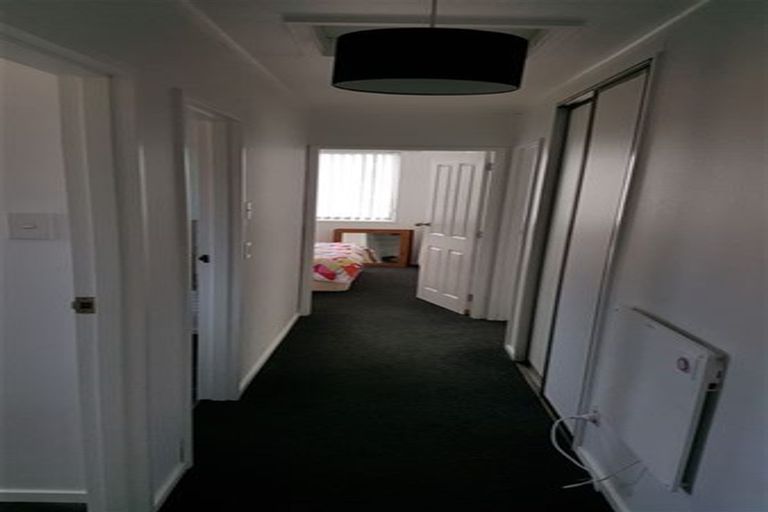 Photo of property in 4 Timaru Road, Waimate, 7924