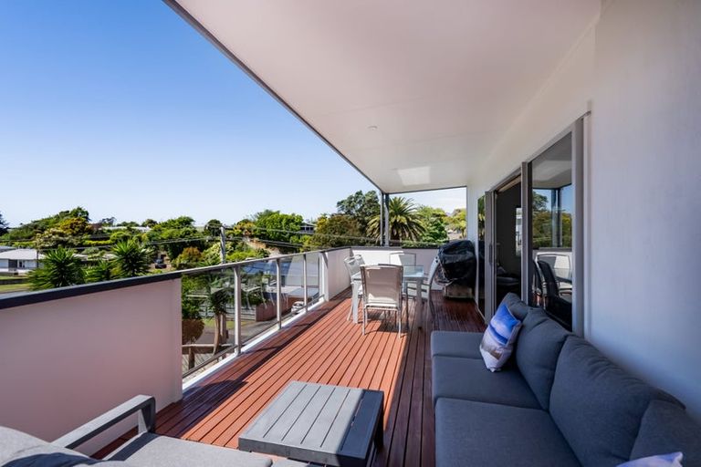 Photo of property in 82 Awanui Street, Merrilands, New Plymouth, 4312
