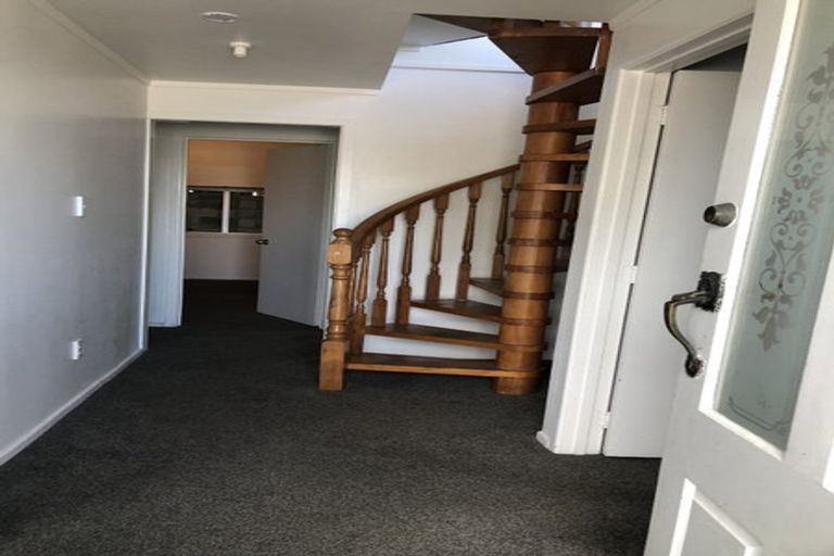 Photo of property in 20 Christmas Road, Manurewa, Auckland, 2102