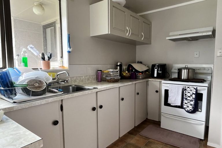 Photo of property in 201a Newlands Road, Newlands, Wellington, 6037