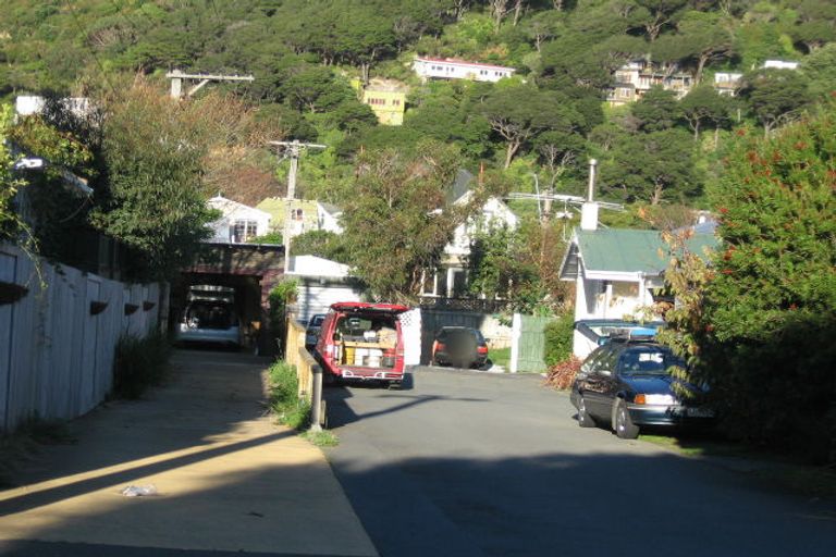 Photo of property in 35 Pukatea Street, Eastbourne, Lower Hutt, 5013