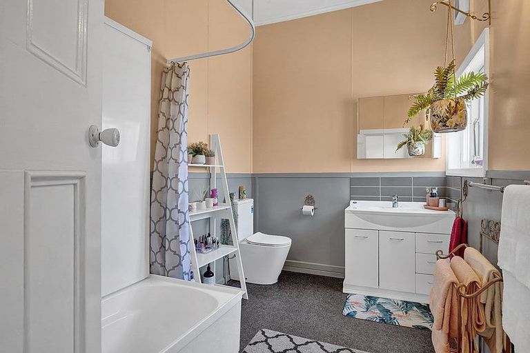 Photo of property in 3 Victoria Street, Hawera, 4610