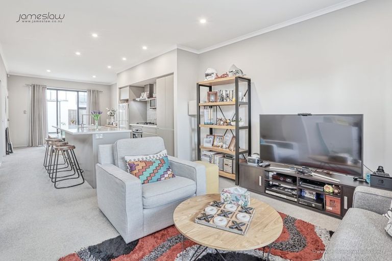 Photo of property in 19 Saltmarsh Road, Hobsonville, Auckland, 0616