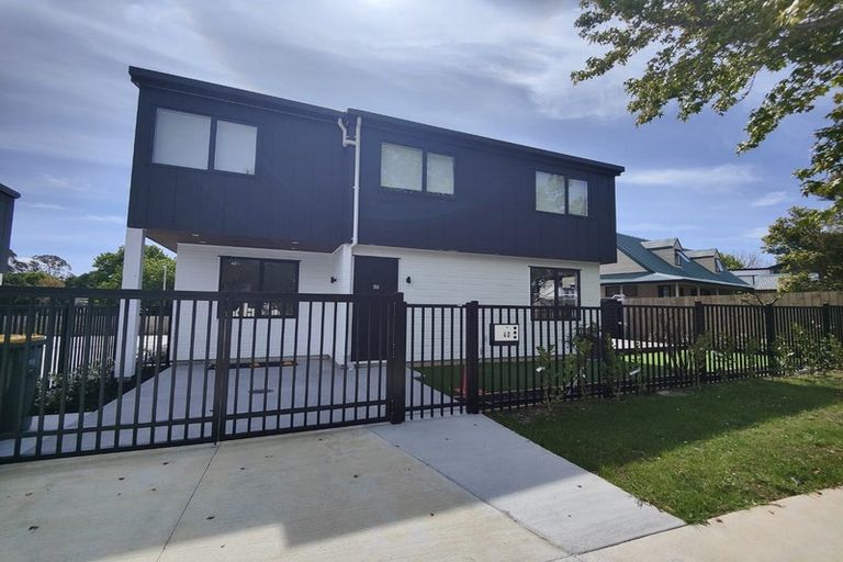Photo of property in 4d Orinda Close, Botany Downs, Auckland, 2010